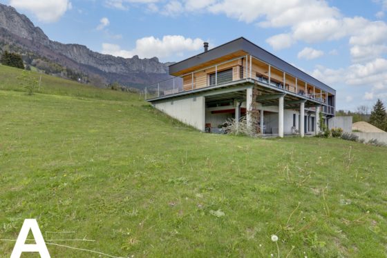 achat-vente-maison-bioclimatique-grenoble-immobilier-insolite-les-archineurs