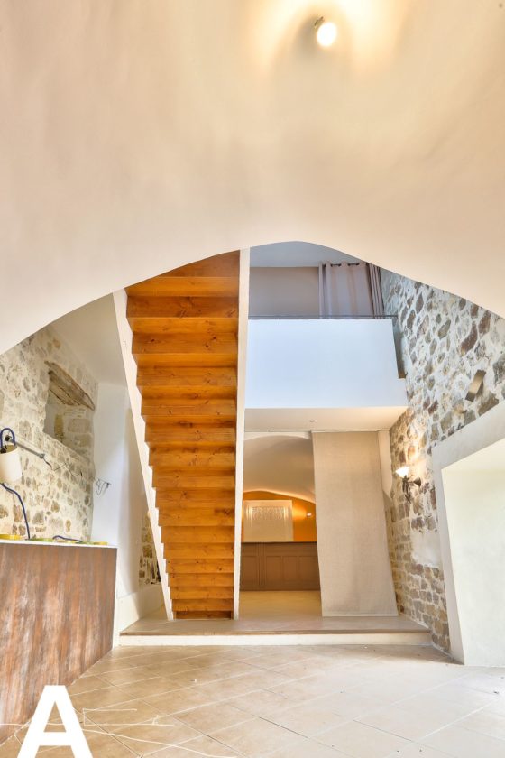 buy-sell-stone-house-real-uzes-nimes-real-estate-les-archineurs
