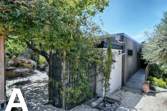 achat-vente-maison-bois-d-architecte-a-basse-consommation-d-energie-uzes-immobilier-insolite-les-archineurs