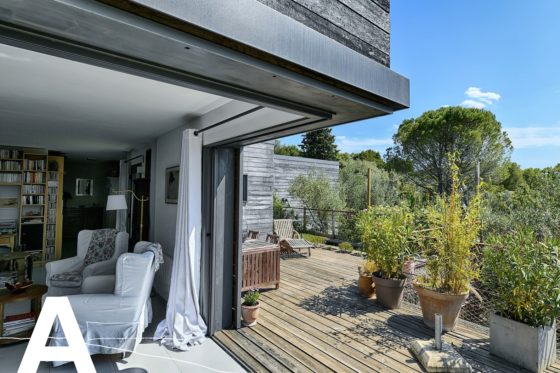 achat-vente-maison-bois-d-architecte-a-basse-consommation-d-energie-uzes-immobilier-insolite-les-archineurs