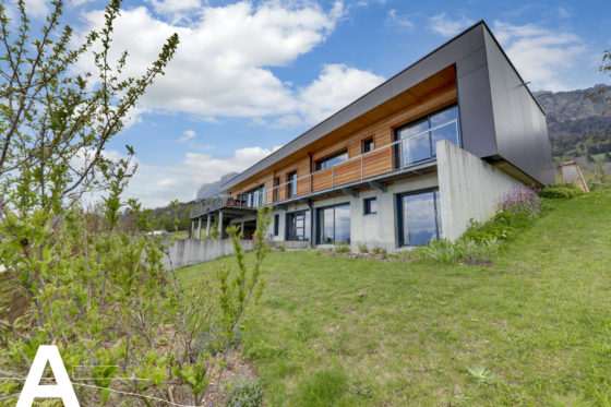 achat-vente-maison-bioclimatique-grenoble-immobilier-insolite-les-archineurs