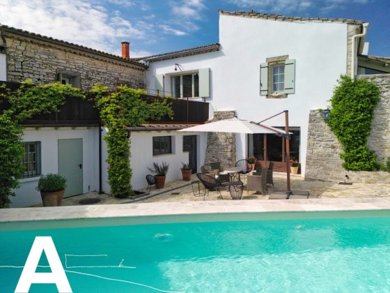 achat-vente-prieuré-rénové-immobilier-calvisson-gard-les-archineurs-immobilier-insolite