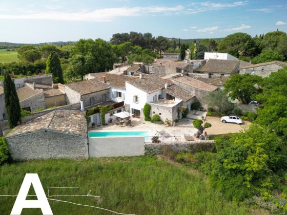 achat-vente-prieuré-rénové-immobilier-calvisson-gard-les-archineurs-immobilier-insolite