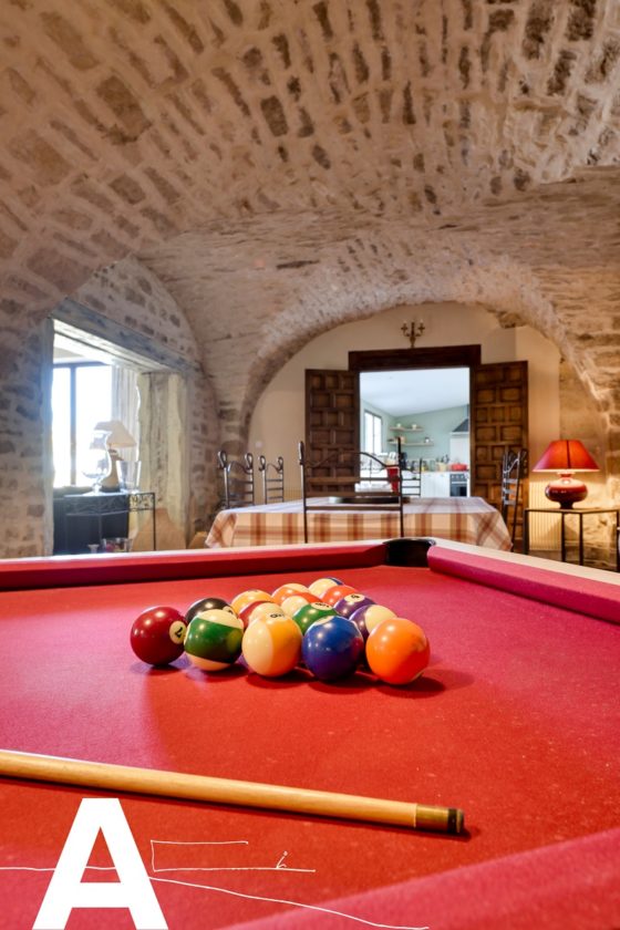 achat-vente-prieuré-rénové-immobilier-calvisson-gard-les-archineurs-immobilier-insolite