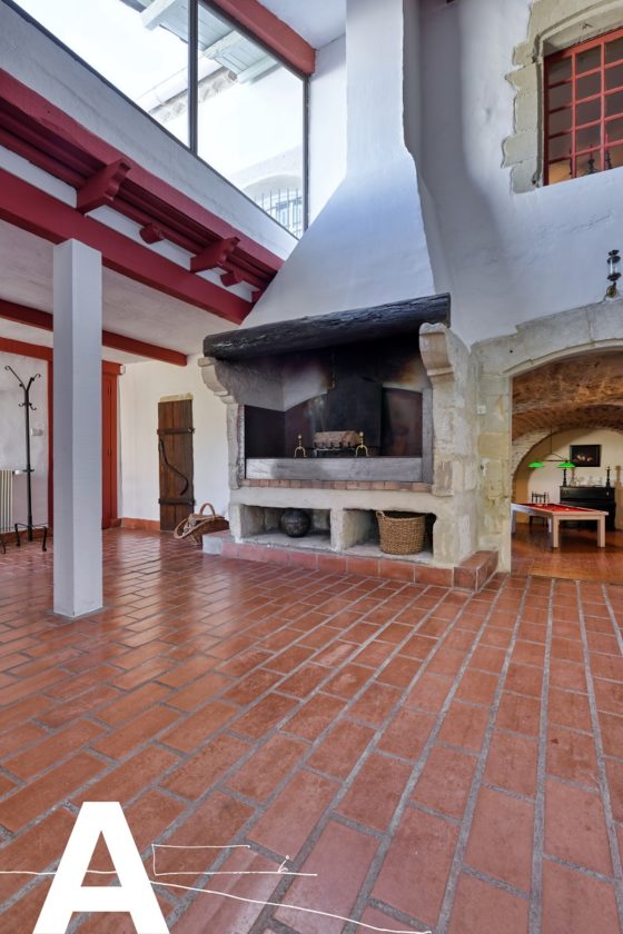 achat-vente-prieuré-rénové-immobilier-calvisson-gard-les-archineurs-immobilier-insolite