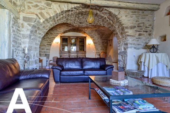 achat-vente-prieuré-rénové-immobilier-calvisson-gard-les-archineurs-immobilier-insolite