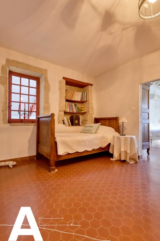 achat-vente-prieuré-rénové-immobilier-calvisson-gard-les-archineurs-immobilier-insolite