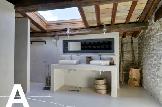 achat-vente-prieuré-rénové-immobilier-calvisson-gard-les-archineurs-immobilier-insolite