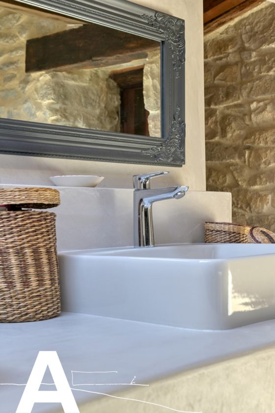 achat-vente-prieuré-rénové-immobilier-calvisson-gard-les-archineurs-immobilier-insolite