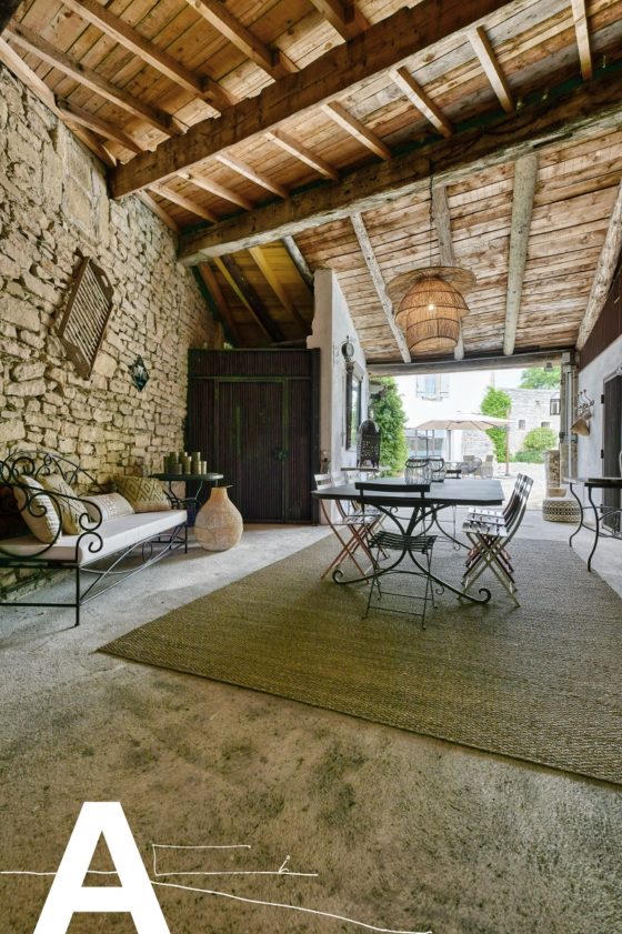 achat-vente-prieuré-rénové-immobilier-calvisson-gard-les-archineurs-immobilier-insolite